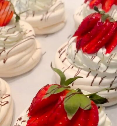 Merengue con fresas